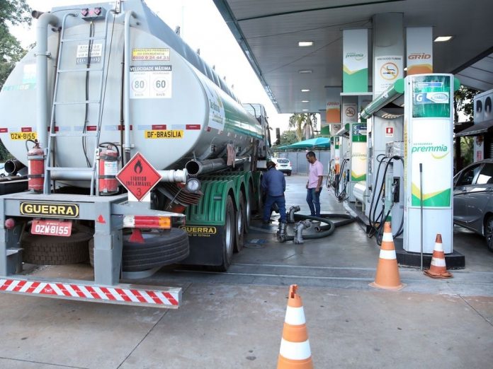 Preço médio do diesel encerra mês de agosto com nova alta